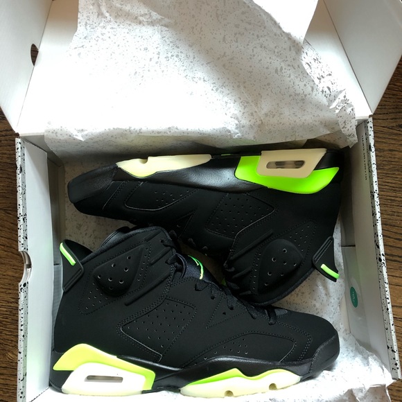 Jordan 6 electric green size 11. Brand new In box - Picture 4 of 5